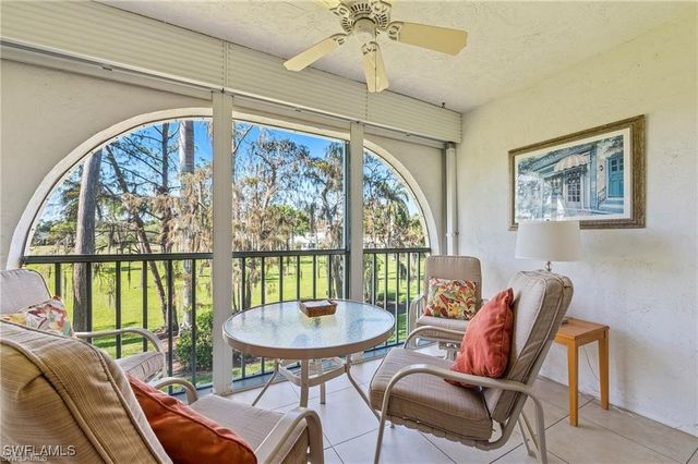 1055 Forest Lakes DR E209, Naples, FL 34105