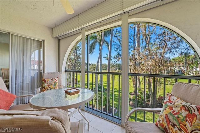 1055 Forest Lakes DR E209, Naples, FL 34105