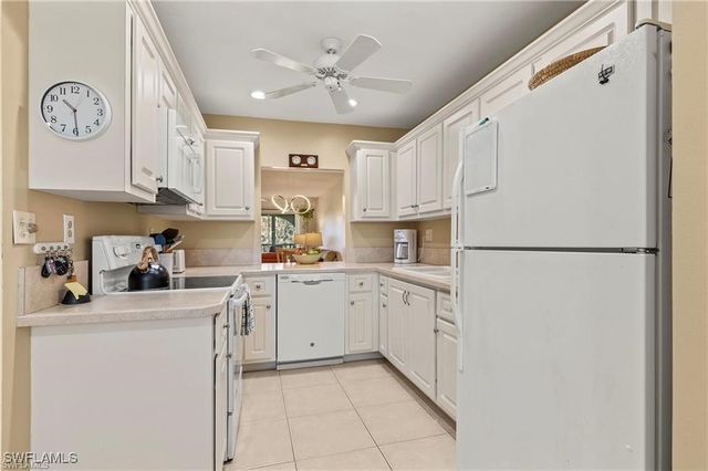 1055 Forest Lakes DR E209, Naples, FL 34105