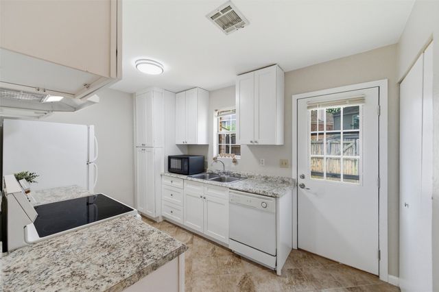 107 Churchill Lane, Euless, TX 76039