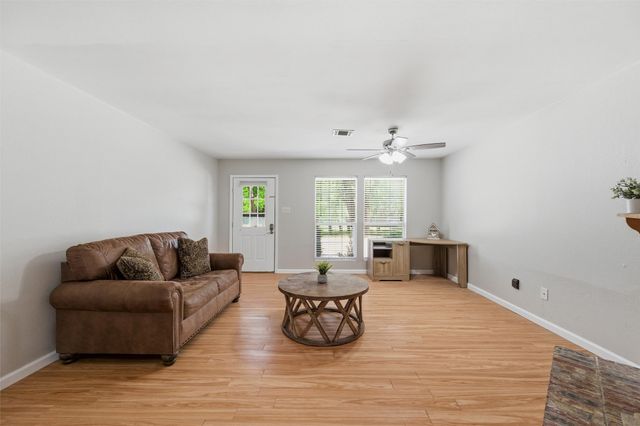 107 Churchill Lane, Euless, TX 76039