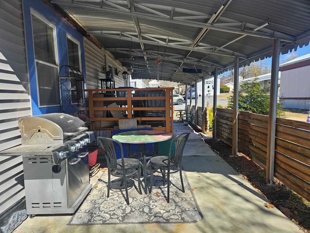 20 Fiske Place, Claremont, NH 03743