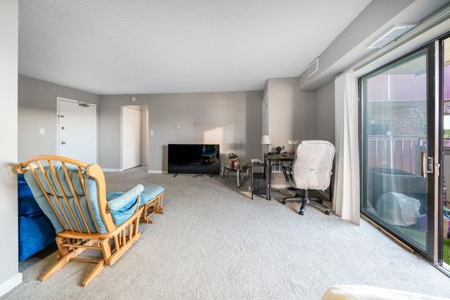 1460 Fairlane Drive 307, Schaumburg, IL 60193