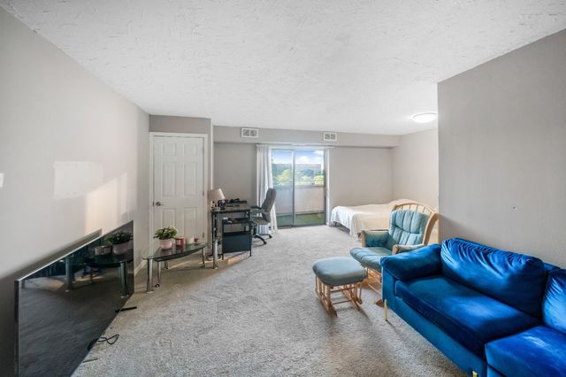 1460 Fairlane Drive 307, Schaumburg, IL 60193