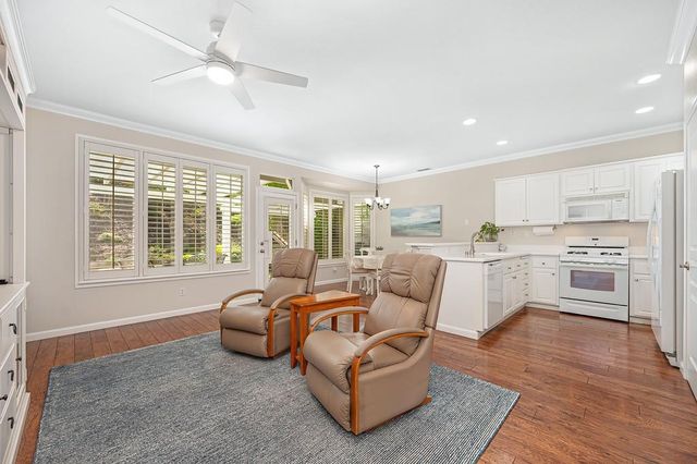 4075 Coldwater Dr, Rocklin, CA 95765