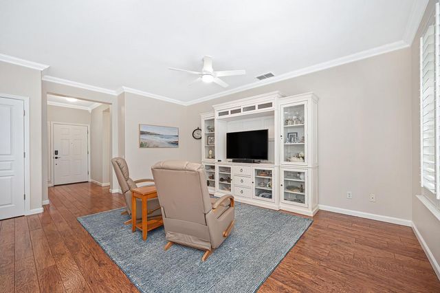 4075 Coldwater Dr, Rocklin, CA 95765
