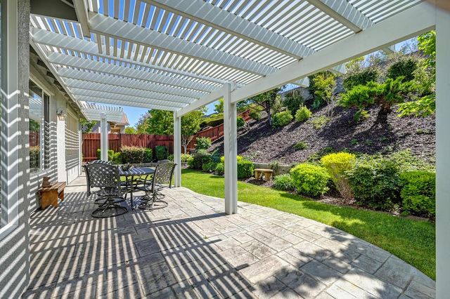 4075 Coldwater Dr, Rocklin, CA 95765