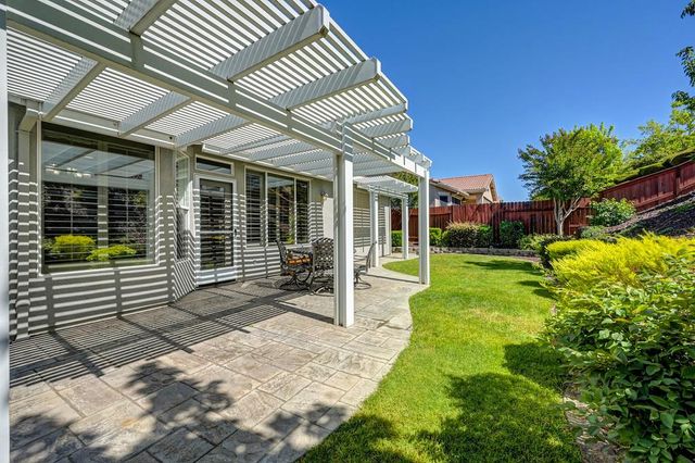 4075 Coldwater Dr, Rocklin, CA 95765