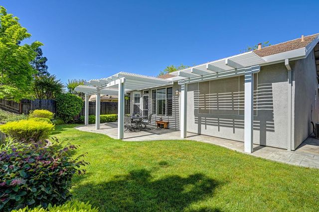 4075 Coldwater Dr, Rocklin, CA 95765