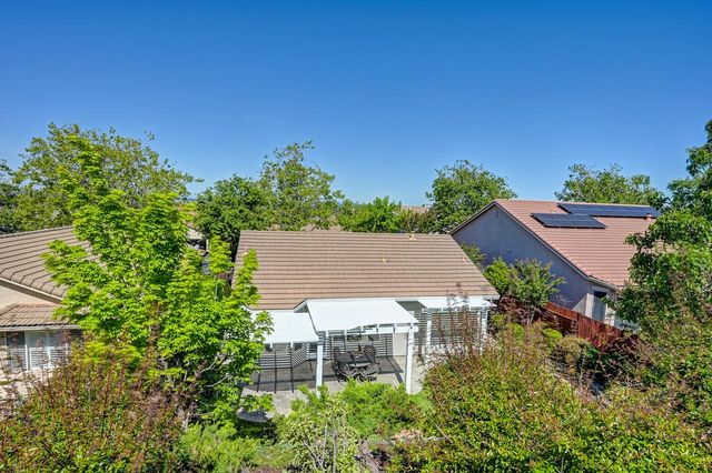4075 Coldwater Dr, Rocklin, CA 95765