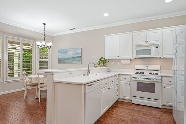 4075 Coldwater Dr, Rocklin, CA 95765