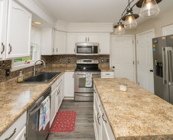 7602 Cloudstone Drive, Florence, KY 41042