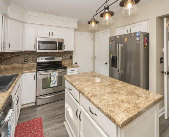 7602 Cloudstone Drive, Florence, KY 41042