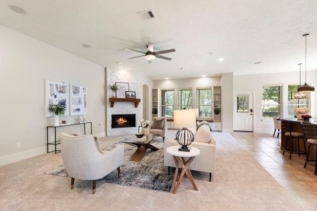 73 La Jolla Circle, Montgomery, TX 77356