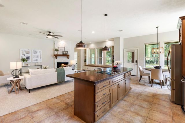 73 La Jolla Circle, Montgomery, TX 77356