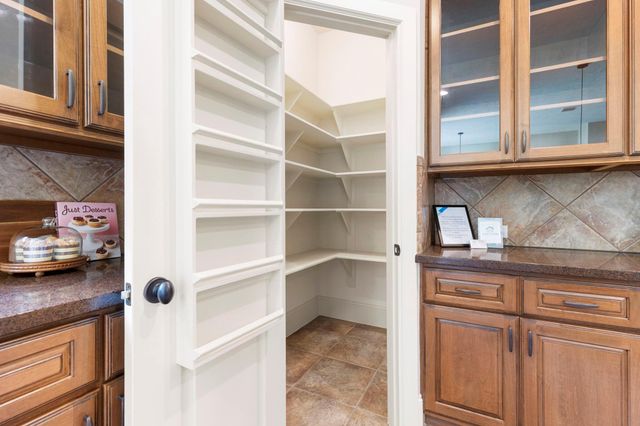 73 La Jolla Circle, Montgomery, TX 77356