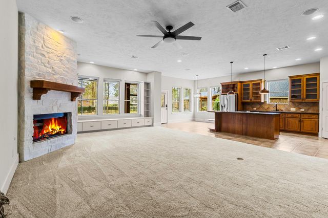 73 La Jolla Circle, Montgomery, TX 77356