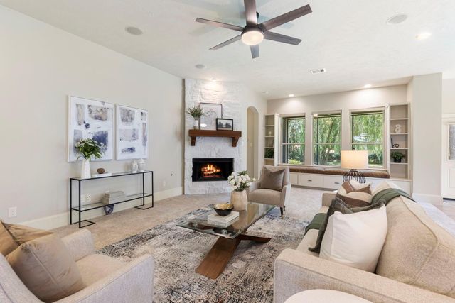 73 La Jolla Circle, Montgomery, TX 77356