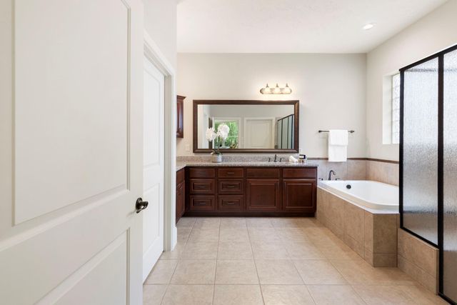 73 La Jolla Circle, Montgomery, TX 77356