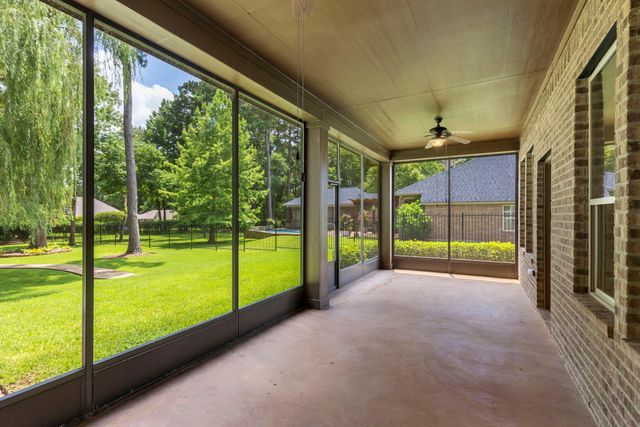 73 La Jolla Circle, Montgomery, TX 77356