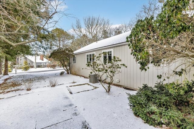 97 Walton Heath Way, Mashpee, MA 02649
