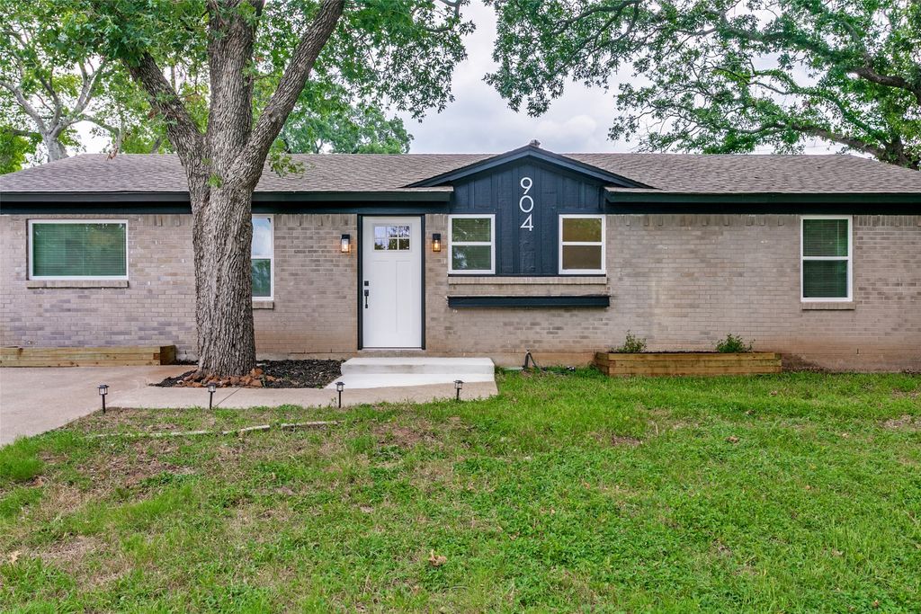 904 Bryan Drive, Bedford, TX 76022