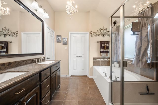 2943 Trail Lake Drive, Grand Prairie, TX 75054