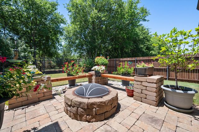 2943 Trail Lake Drive, Grand Prairie, TX 75054