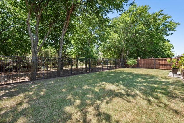 2943 Trail Lake Drive, Grand Prairie, TX 75054