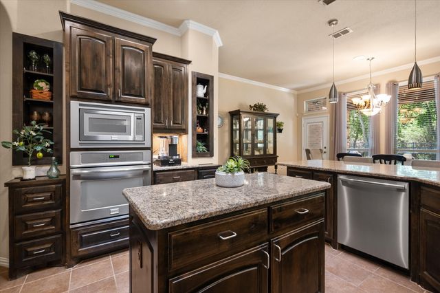2943 Trail Lake Drive, Grand Prairie, TX 75054
