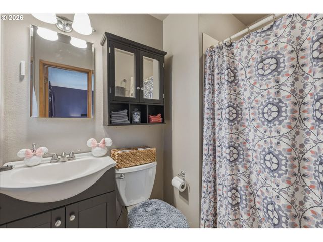 2326 CEDAR Pl, Longview, WA 98632