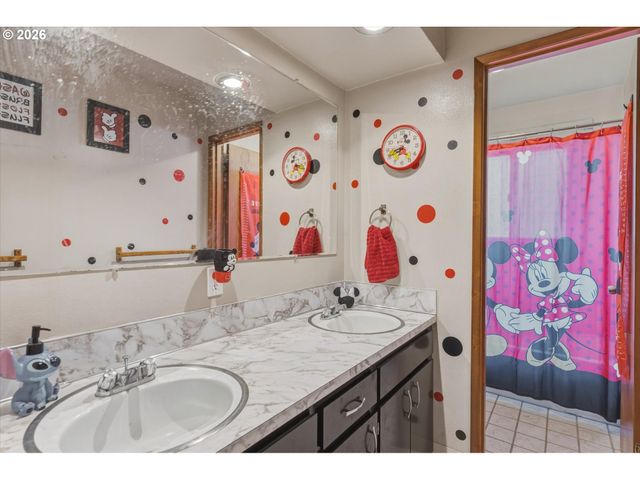 2326 CEDAR Pl, Longview, WA 98632