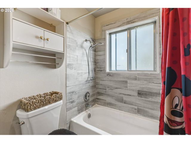 2326 CEDAR Pl, Longview, WA 98632