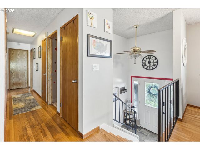 2326 CEDAR Pl, Longview, WA 98632
