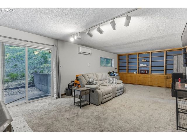 2326 CEDAR Pl, Longview, WA 98632
