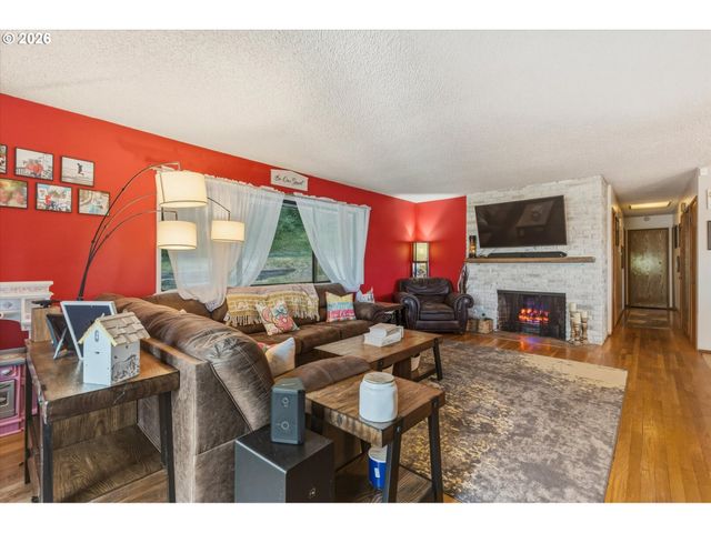 2326 CEDAR Pl, Longview, WA 98632