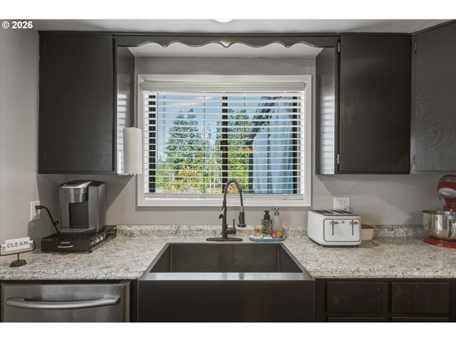 2326 CEDAR Pl, Longview, WA 98632