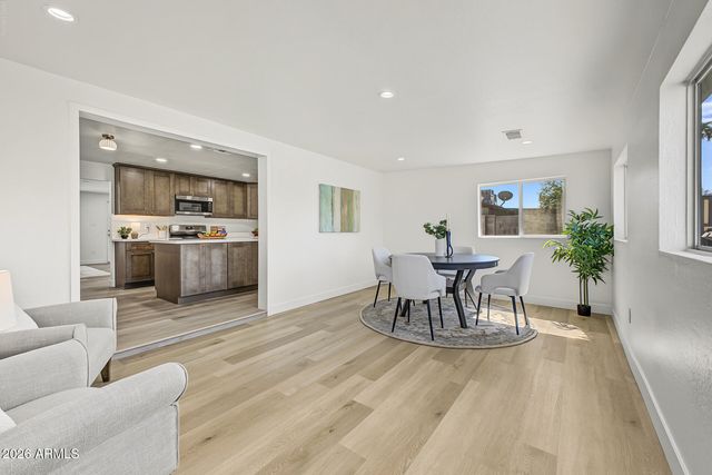 14008 N 37th Place, Phoenix, AZ 85032