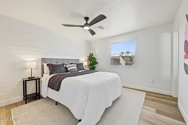 14008 N 37th Place, Phoenix, AZ 85032