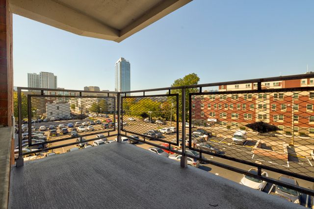 700 Summer Street 4L, Stamford, CT 06901