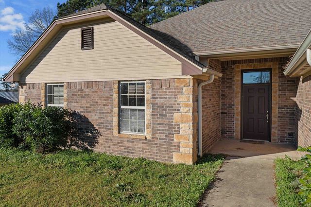 129 School Park Trail, Tatum, TX 75691