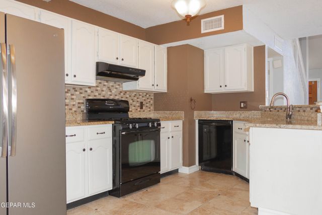 1444 PLAZA VERDE Drive, El Paso, TX 79912