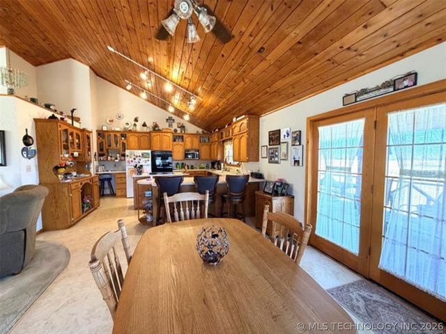 24751 S 200 Road, Henryetta, OK 74437