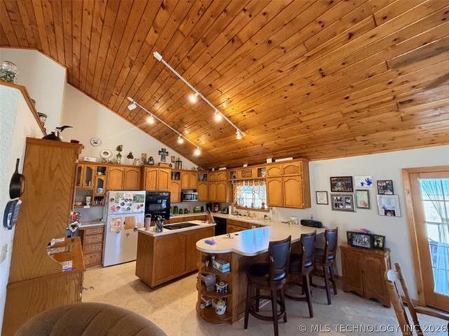 24751 S 200 Road, Henryetta, OK 74437