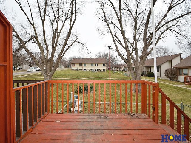 271 Parkside Lane, Lincoln, NE 68521