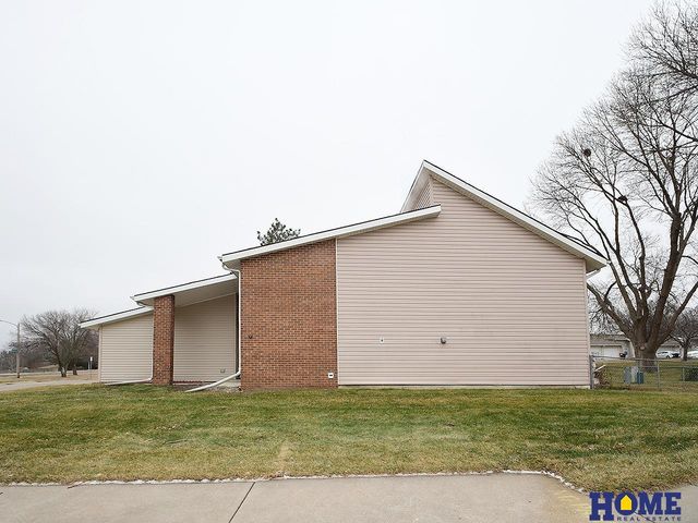 271 Parkside Lane, Lincoln, NE 68521