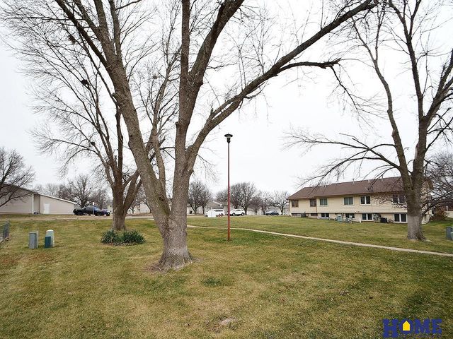 271 Parkside Lane, Lincoln, NE 68521