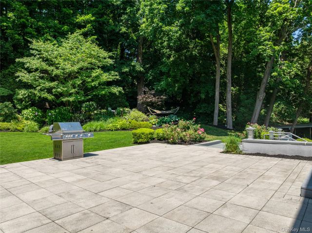 353 E Shore Road, Great Neck, NY 11023