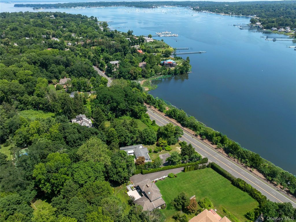 353 E Shore Road, Great Neck, NY 11023 — photo 2