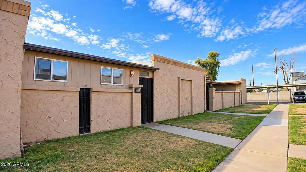 7905 N 61ST Avenue, Glendale, AZ 85301